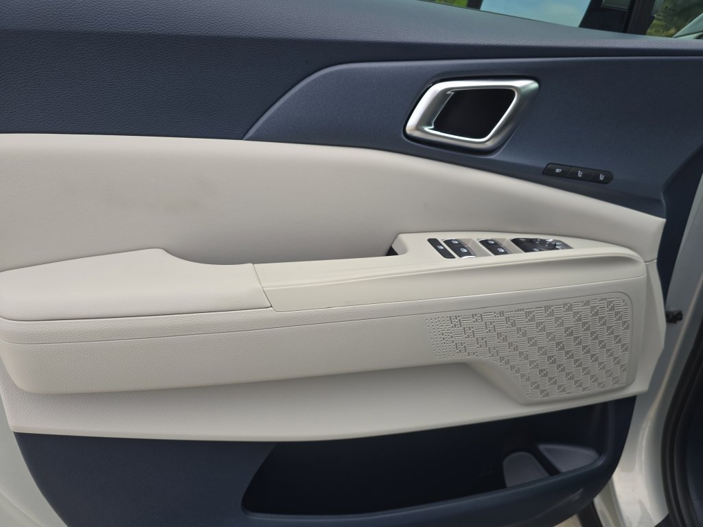 New 2026 Kia Carnival EX FWD image 19