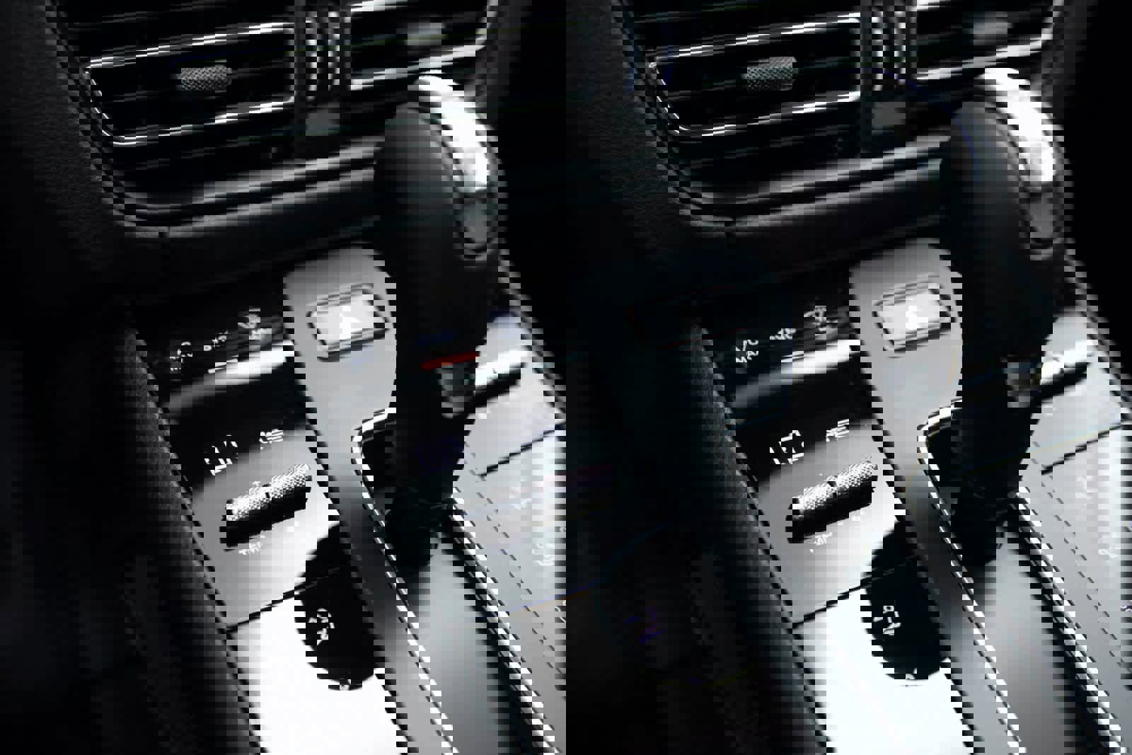 Certified 2025 Porsche Macan image 23