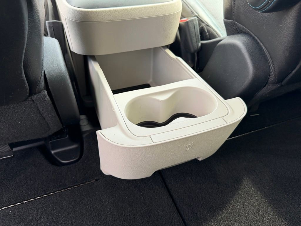 Used 2021 Chrysler Pacifica Touring-L w/ Uconnect Theater Family Group image 38