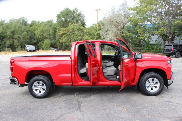 Used 2022 Chevrolet Silverado 1500 LT w/ Safety Package II image 15