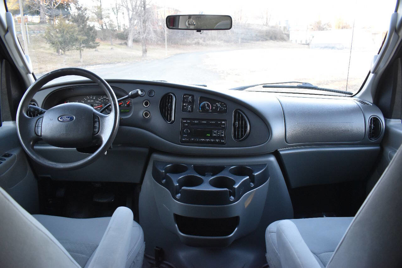 Used 2008 Ford E-350 and Econoline 350 XLT image 15