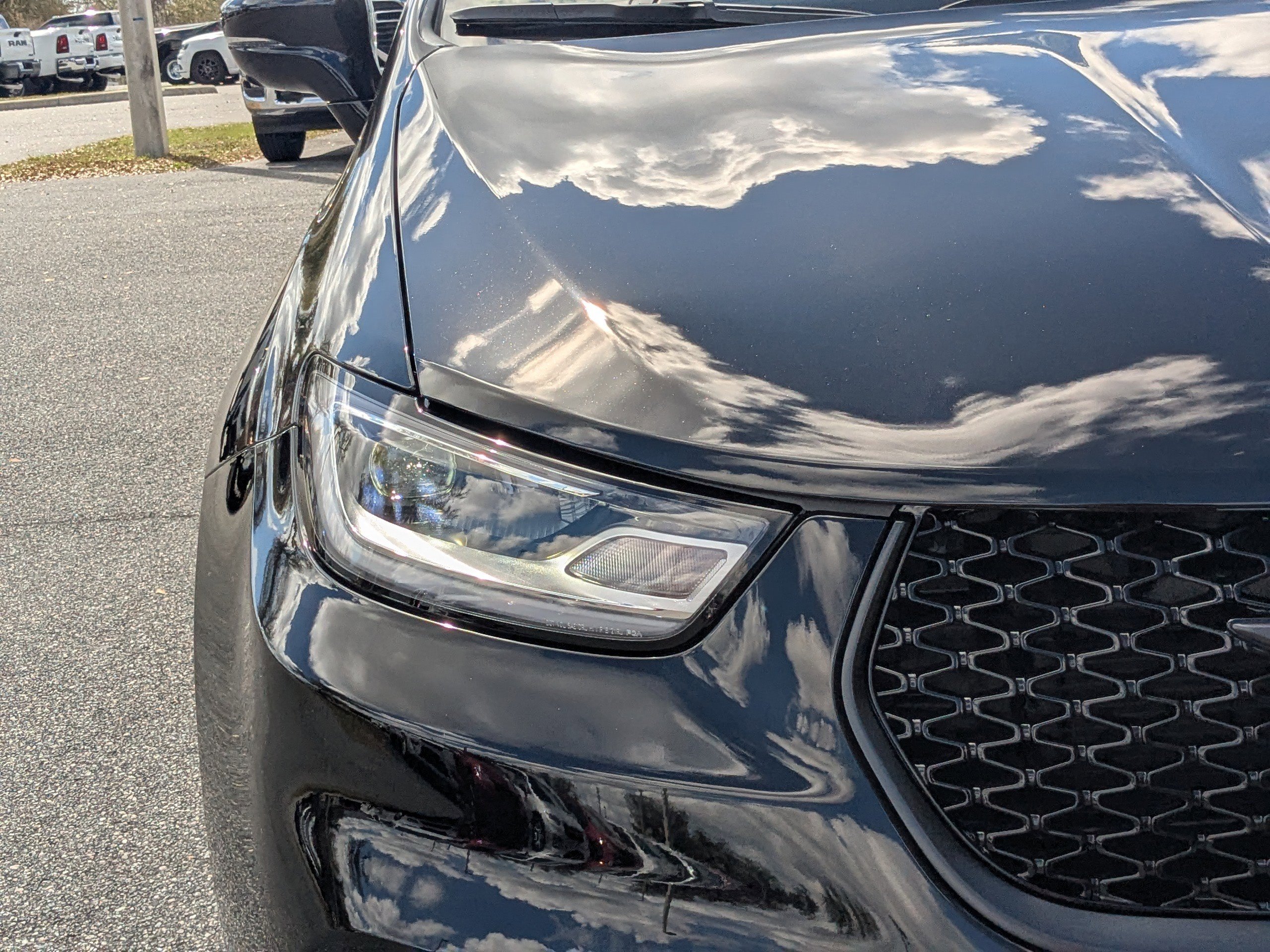 New 2026 Chrysler Pacifica Limited image 9