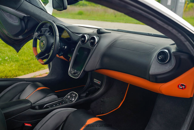 Used 2017 McLaren 570S Coupe RWD image 23