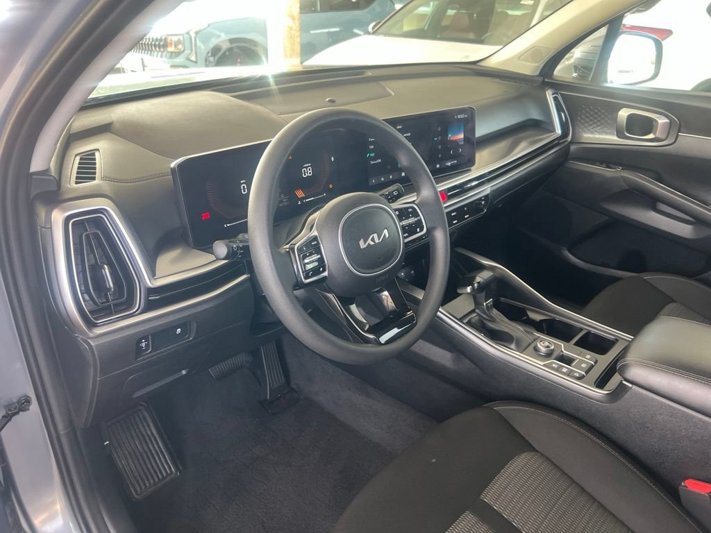 Certified 2024 Kia Sorento LX FWD image 6
