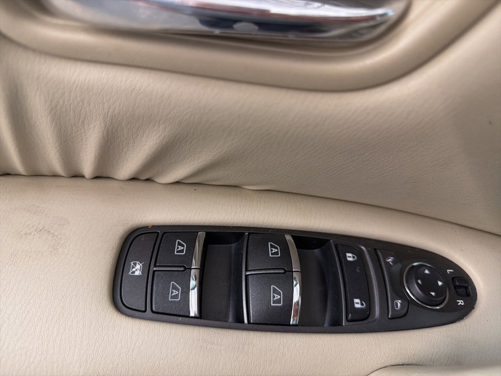 Used 2016 INFINITI QX80 Luxe w/ 22" Wheel Package image 14