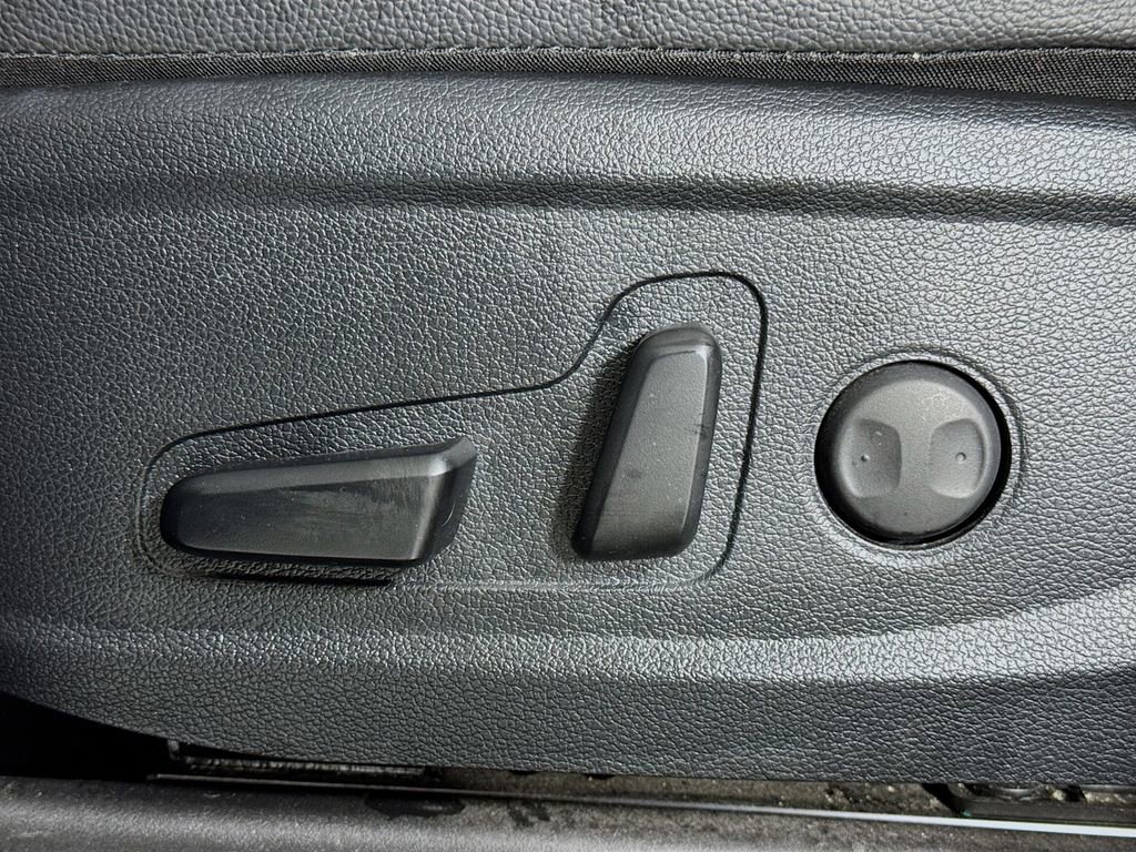 Used 2021 Hyundai Palisade SEL w/ Winter Package AWD/4WD image 15