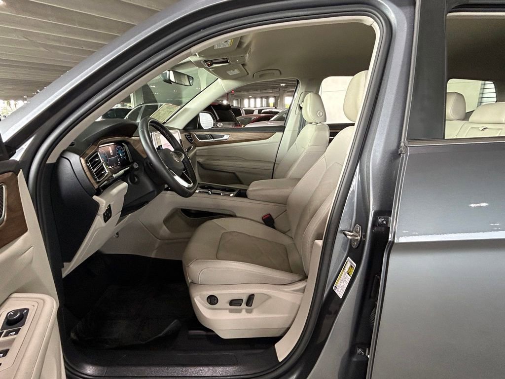 Used 2024 Volkswagen Atlas SE image 15