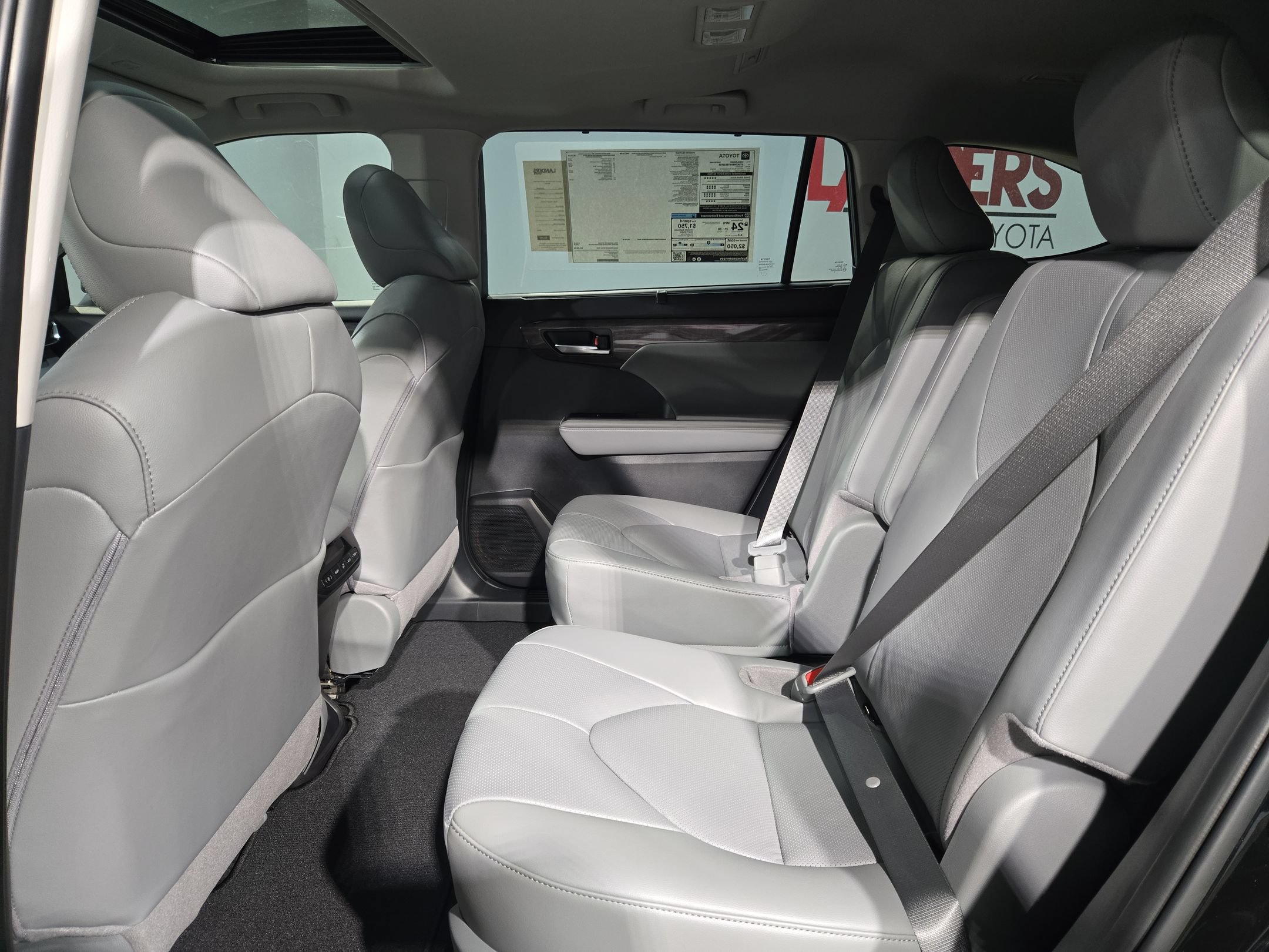 New 2026 Toyota Highlander Limited AWD/4WD image 24