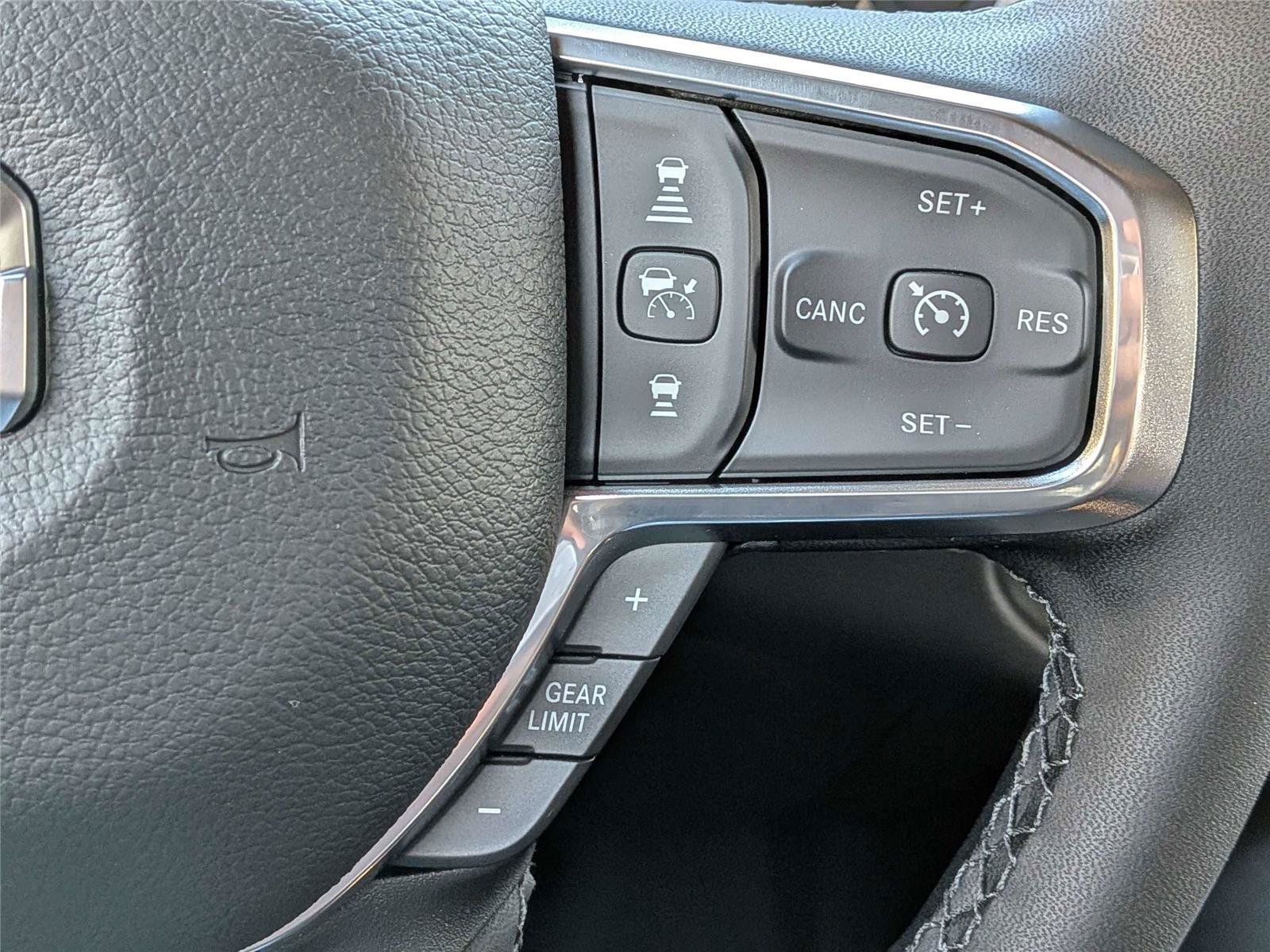 New 2026 RAM 3500 Laramie AWD/4WD image 28