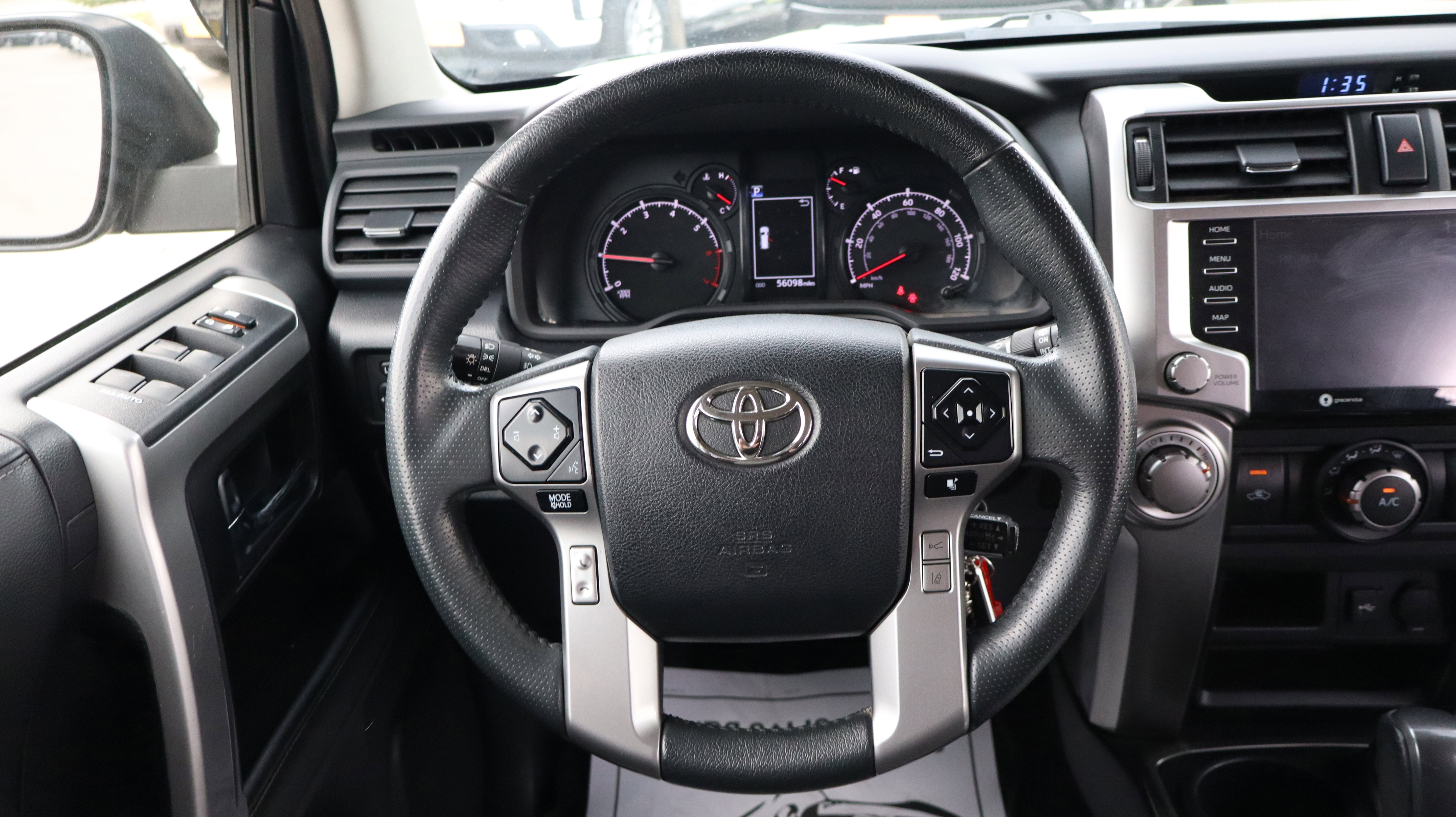 Used 2020 Toyota 4Runner SR5 AWD/4WD image 13