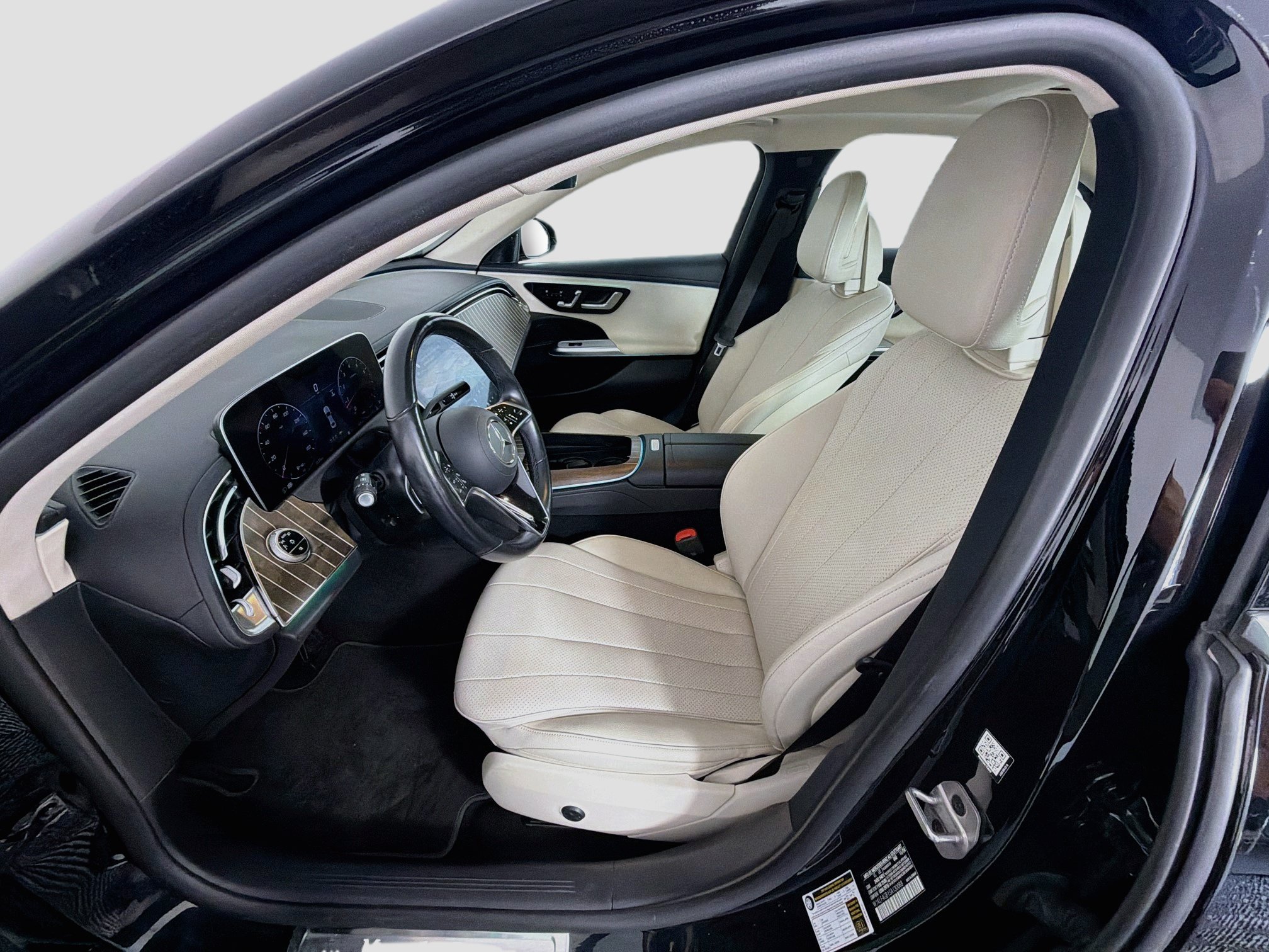 Used 2025 Mercedes-Benz E 350 Sedan w/ Winter Package image 13