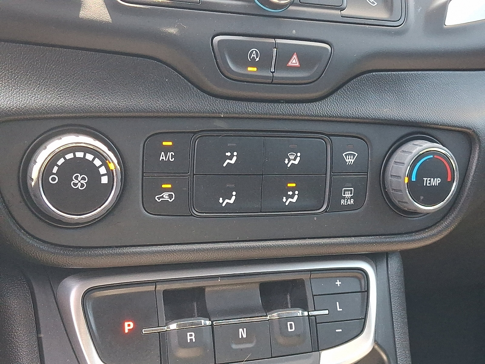 Used 2023 GMC Terrain SLE w/ Elevation Edition AWD/4WD image 16