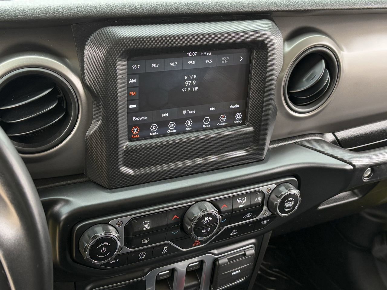 Used 2022 Jeep Wrangler Willys image 22