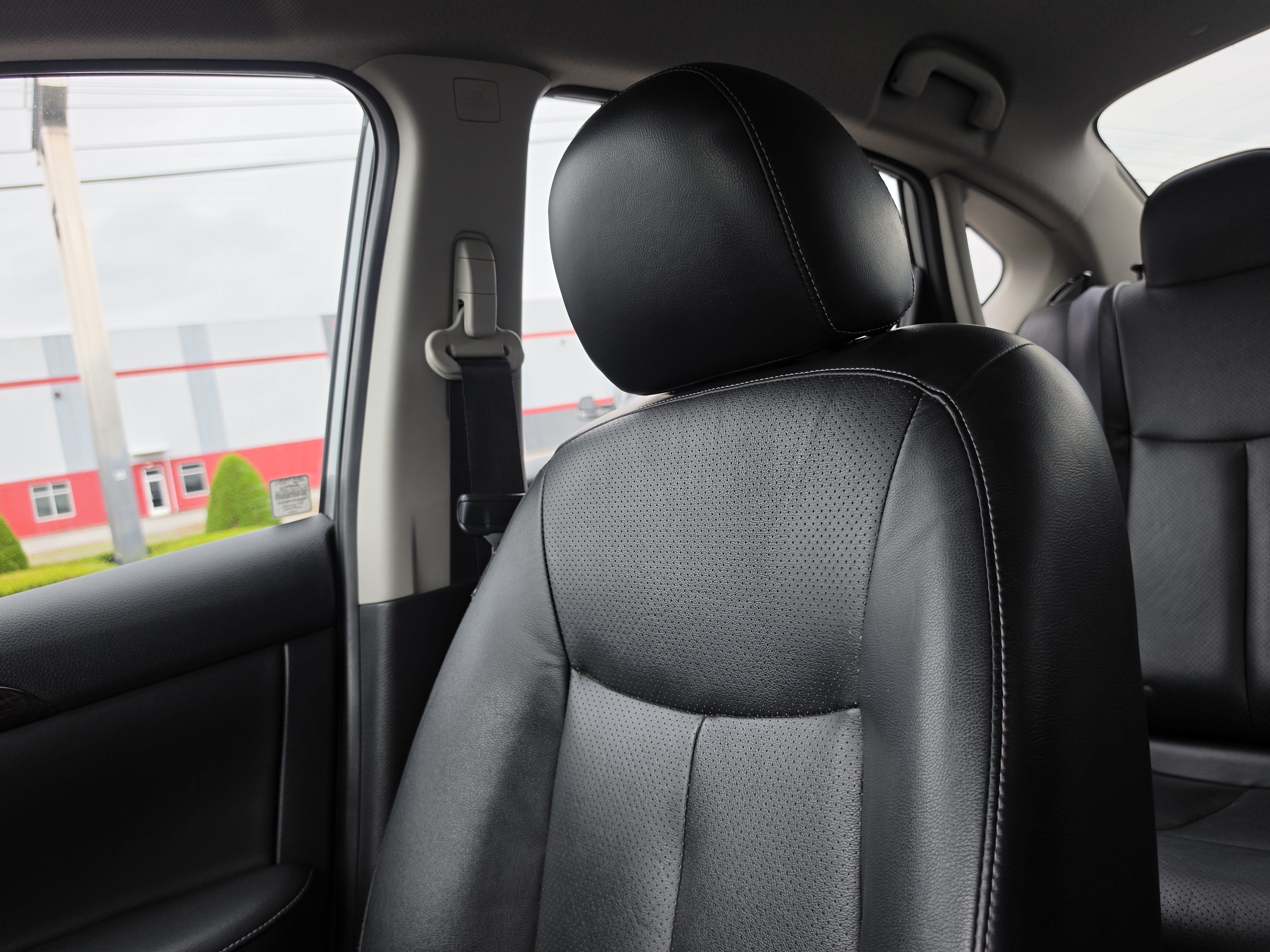 Used 2014 Nissan Sentra SL w/ Leather Package FWD image 33