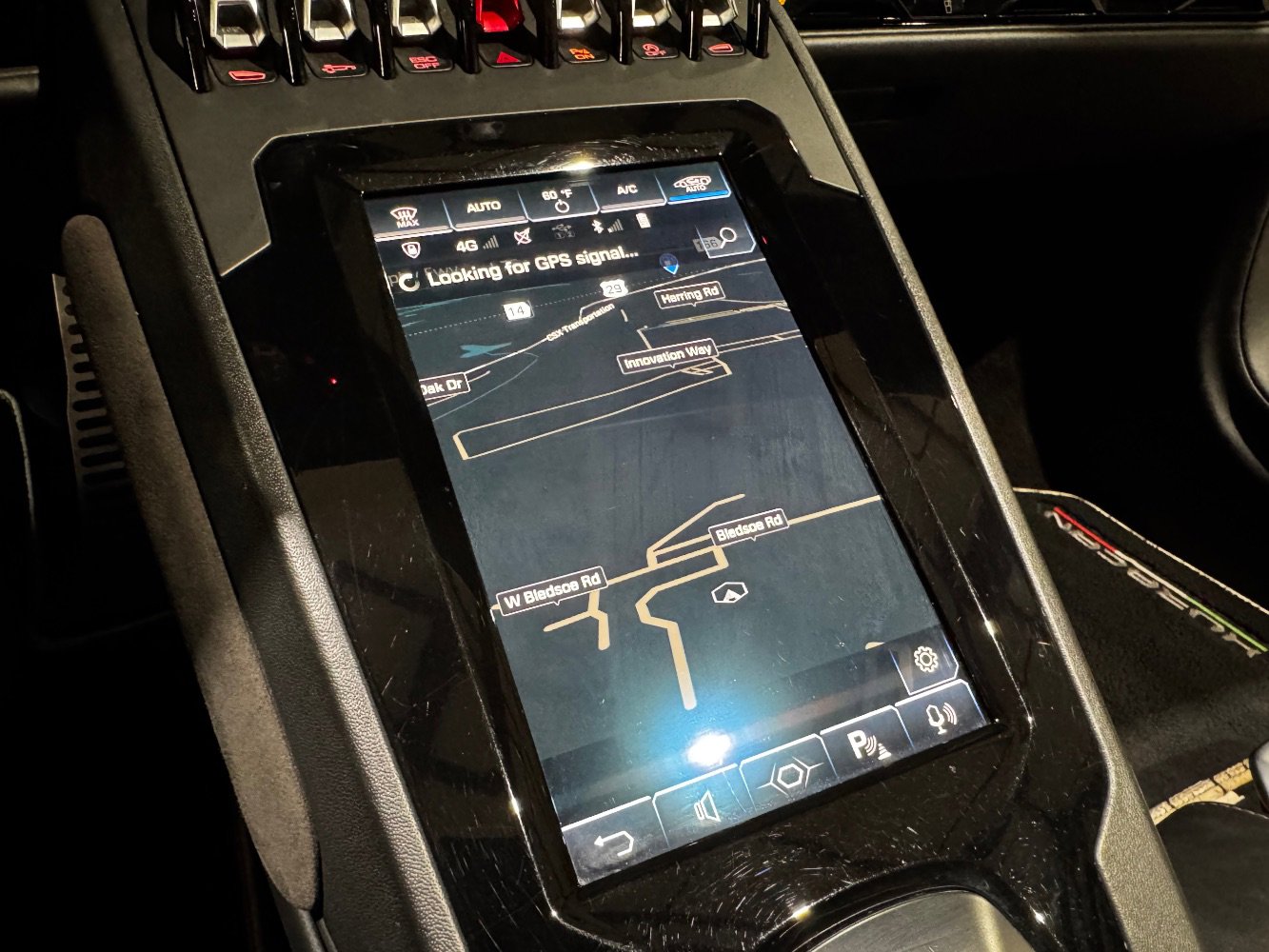 Used 2022 Lamborghini Huracan EVO image 35
