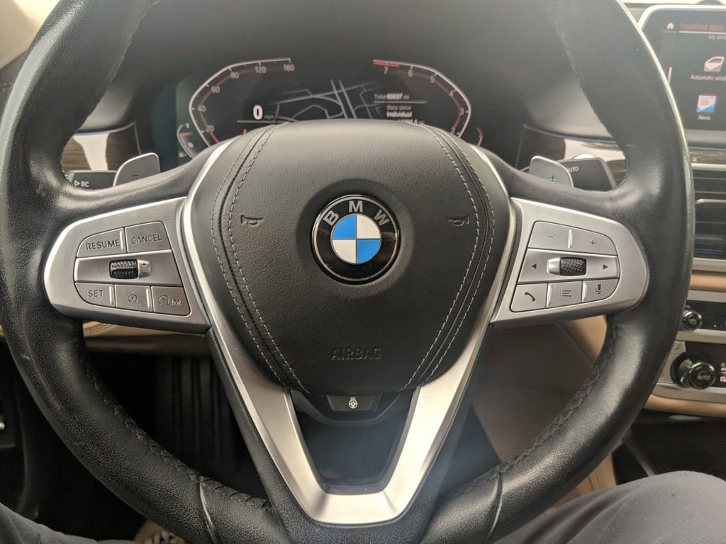 Used 2022 BMW 740i w/ Premium Package image 21