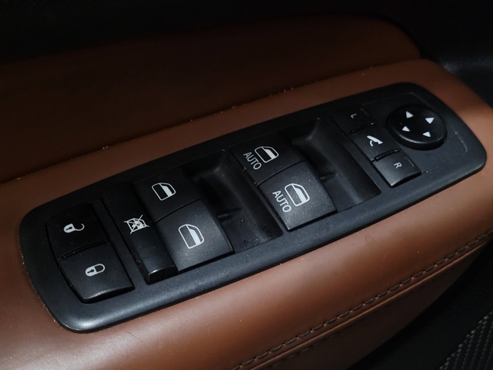 Used 2021 Jeep Grand Cherokee Overland AWD/4WD image 27