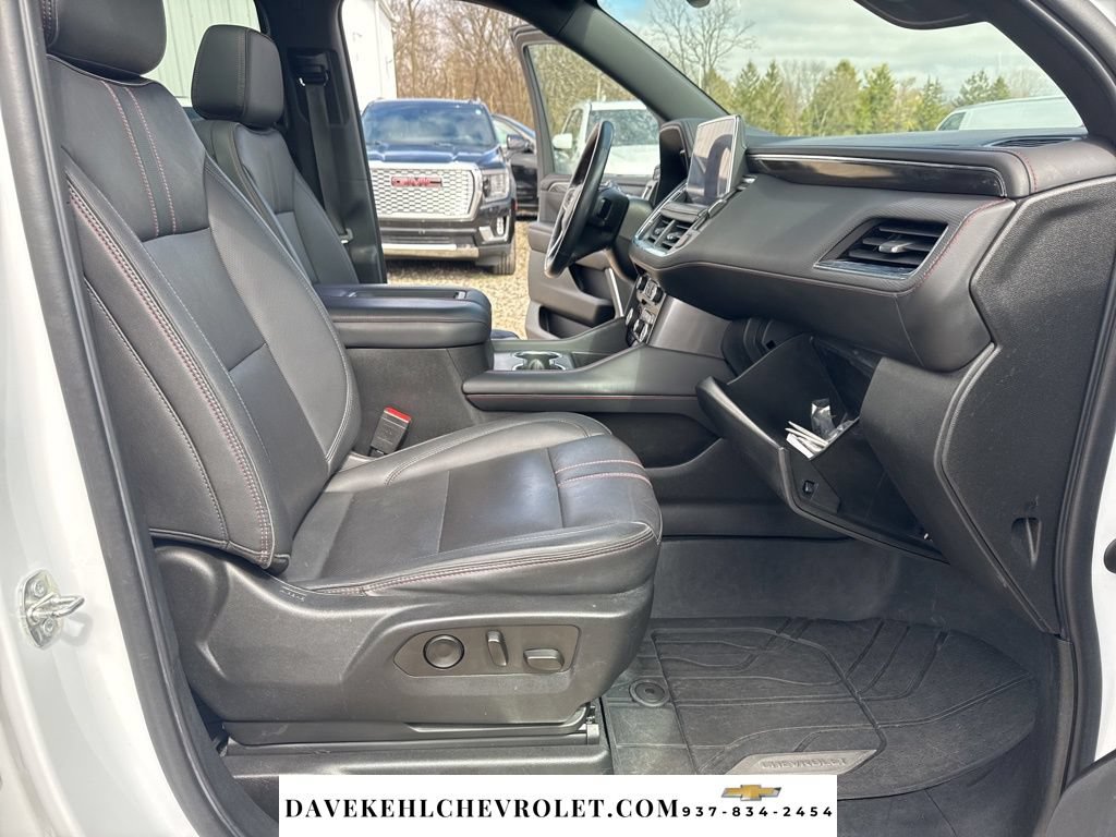 Used 2022 Chevrolet Suburban RST w/ Luxury Package AWD/4WD image 33