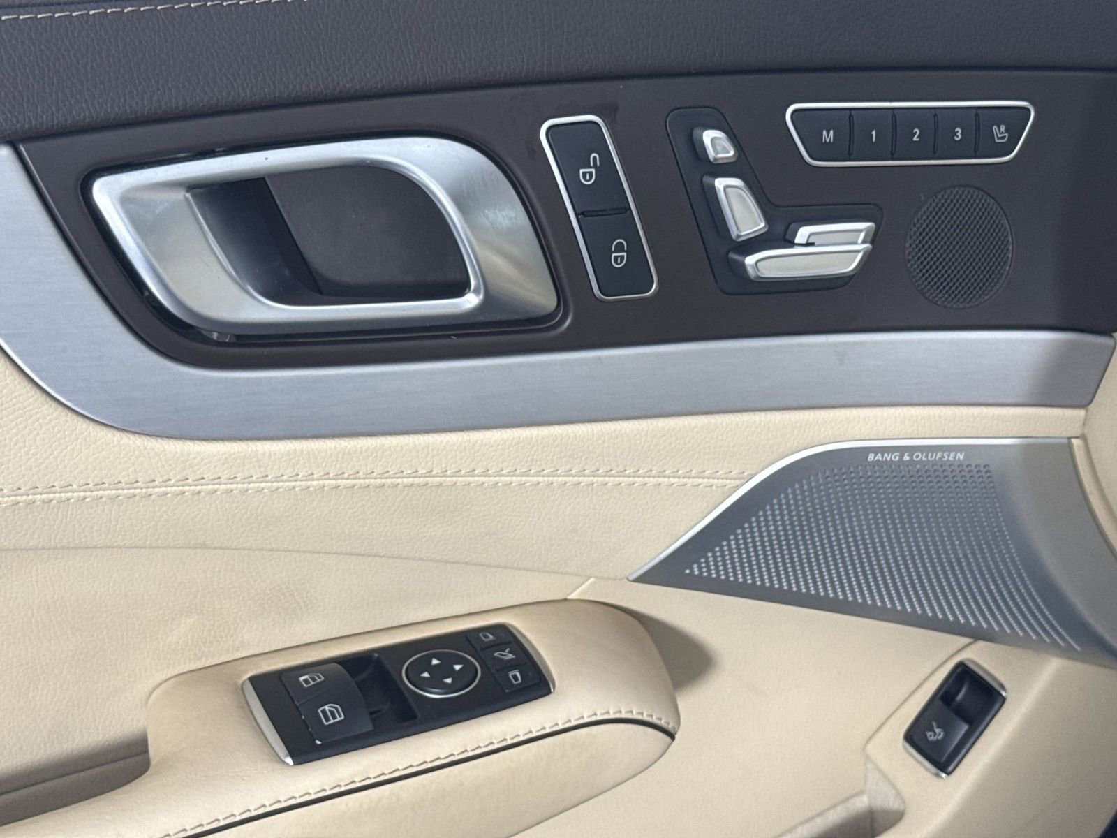 Used 2015 Mercedes-Benz SL 550 image 17