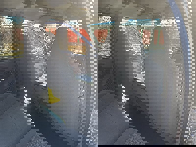 Used 2004 Ford Excursion XLT image 34