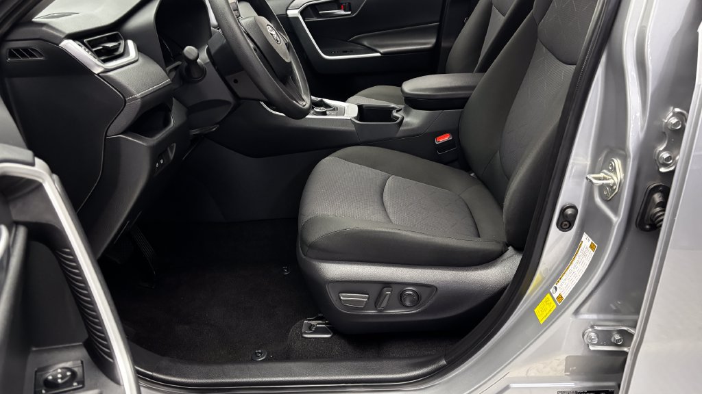 Certified 2025 Toyota RAV4 XLE AWD/4WD image 12