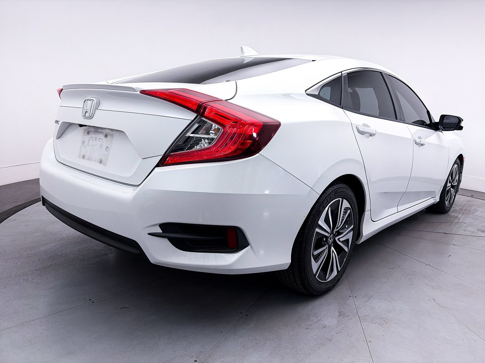 Used 2018 Honda Civic EX-T image 11