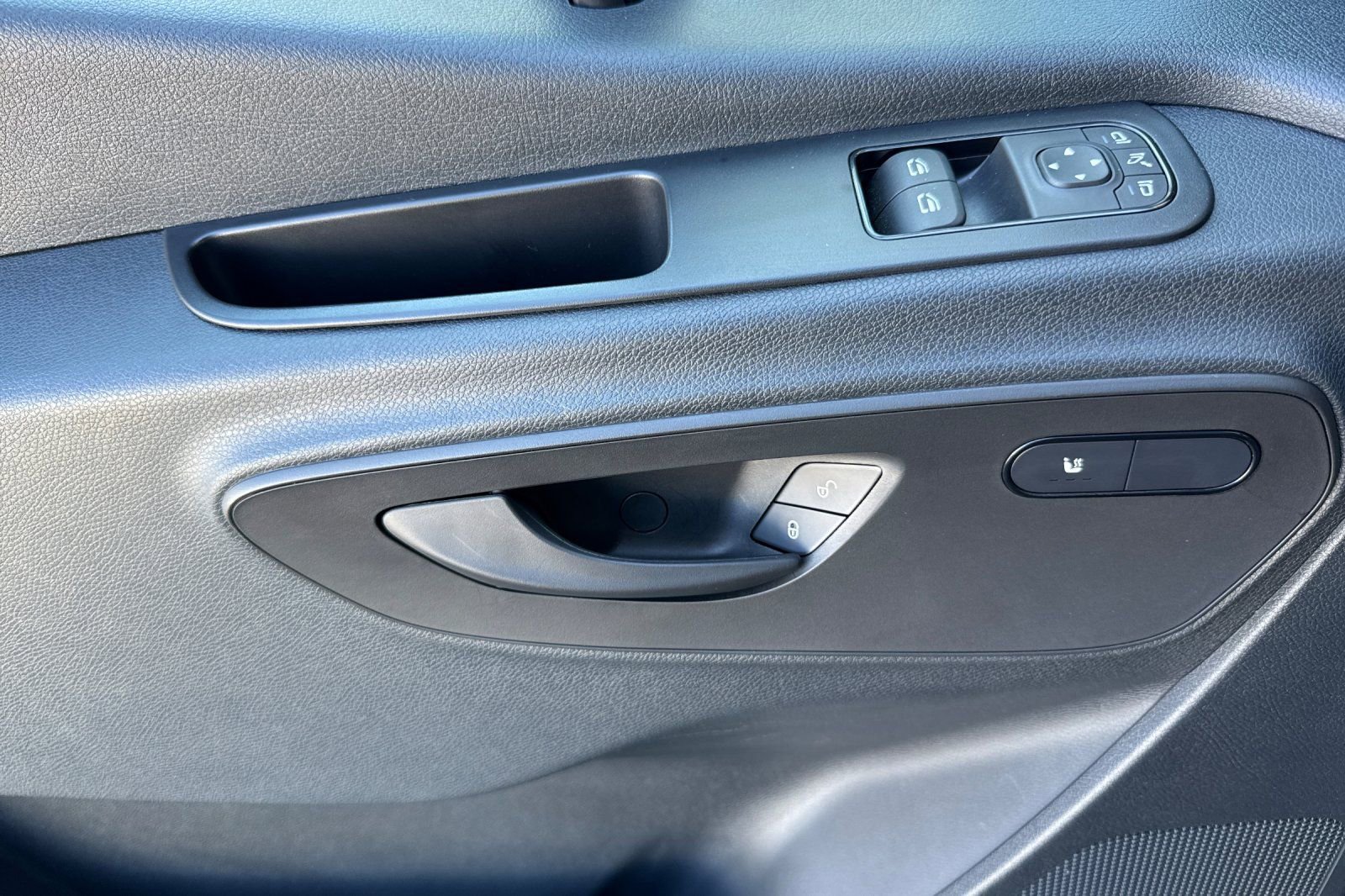 Used 2024 Mercedes-Benz Sprinter 2500 image 11