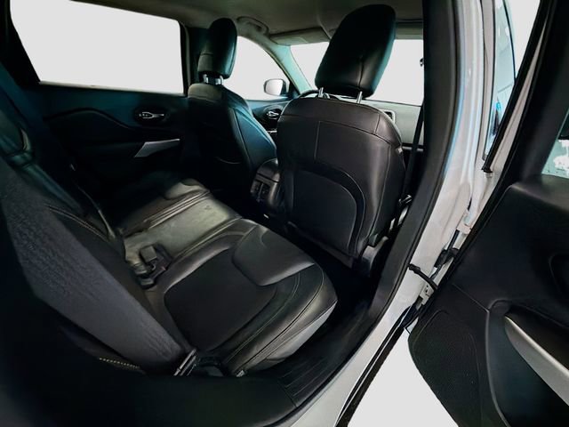 Used 2018 Jeep Cherokee Latitude Plus w/ Cold Weather Group image 25