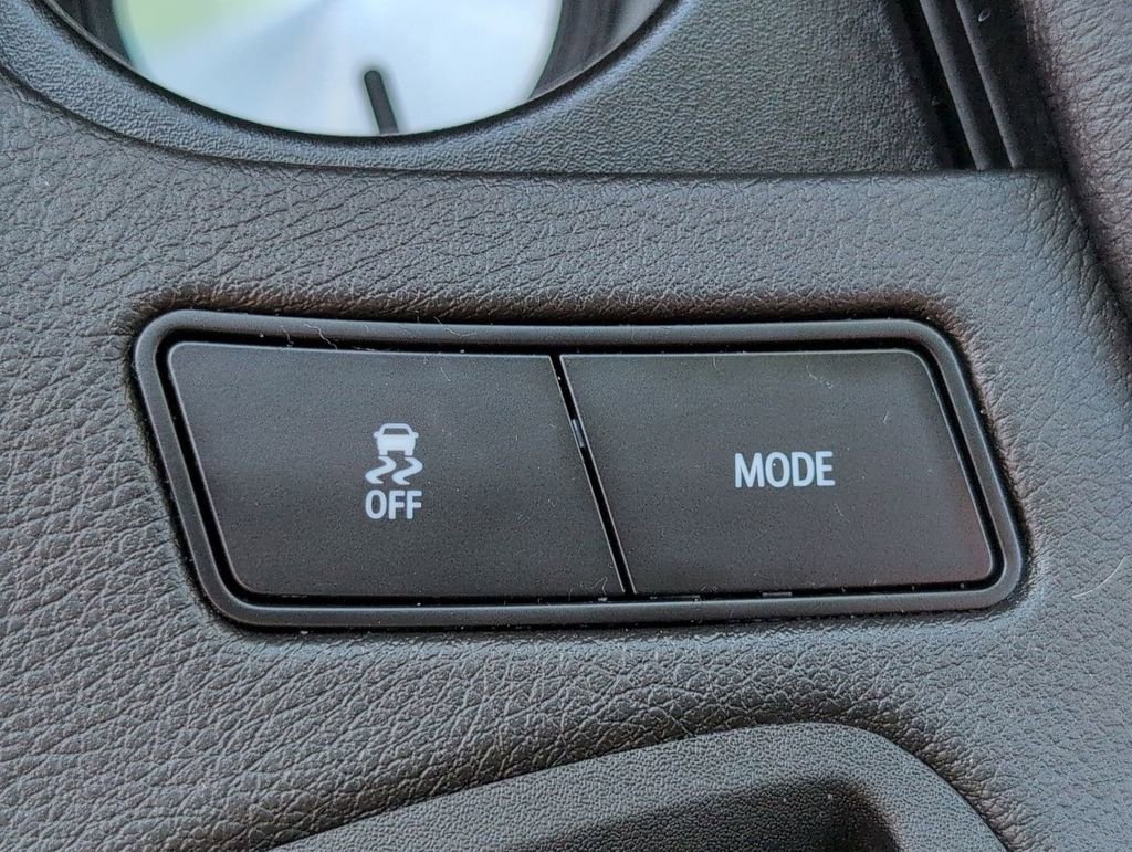 Used 2025 Cadillac XT6 Luxury image 17