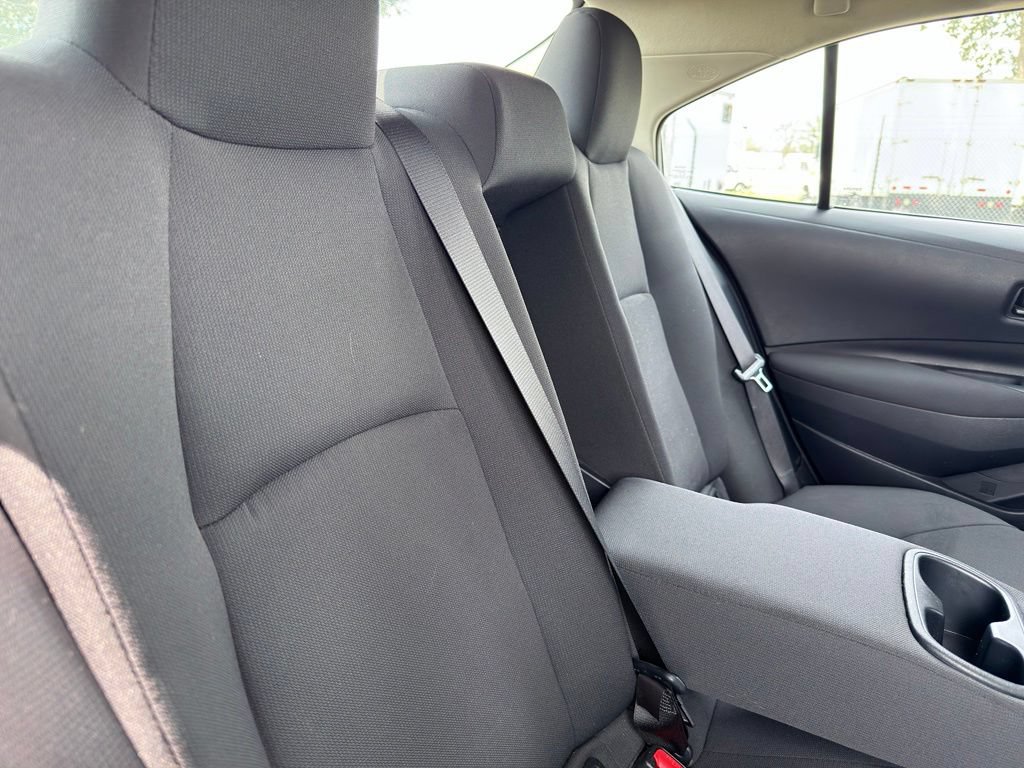 Used 2024 Toyota Corolla LE FWD image 31