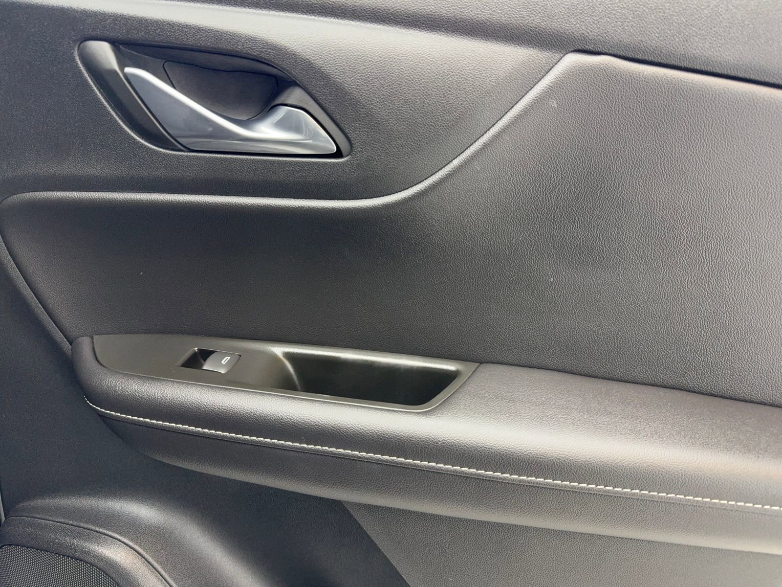 Used 2025 Chevrolet Blazer LT image 47