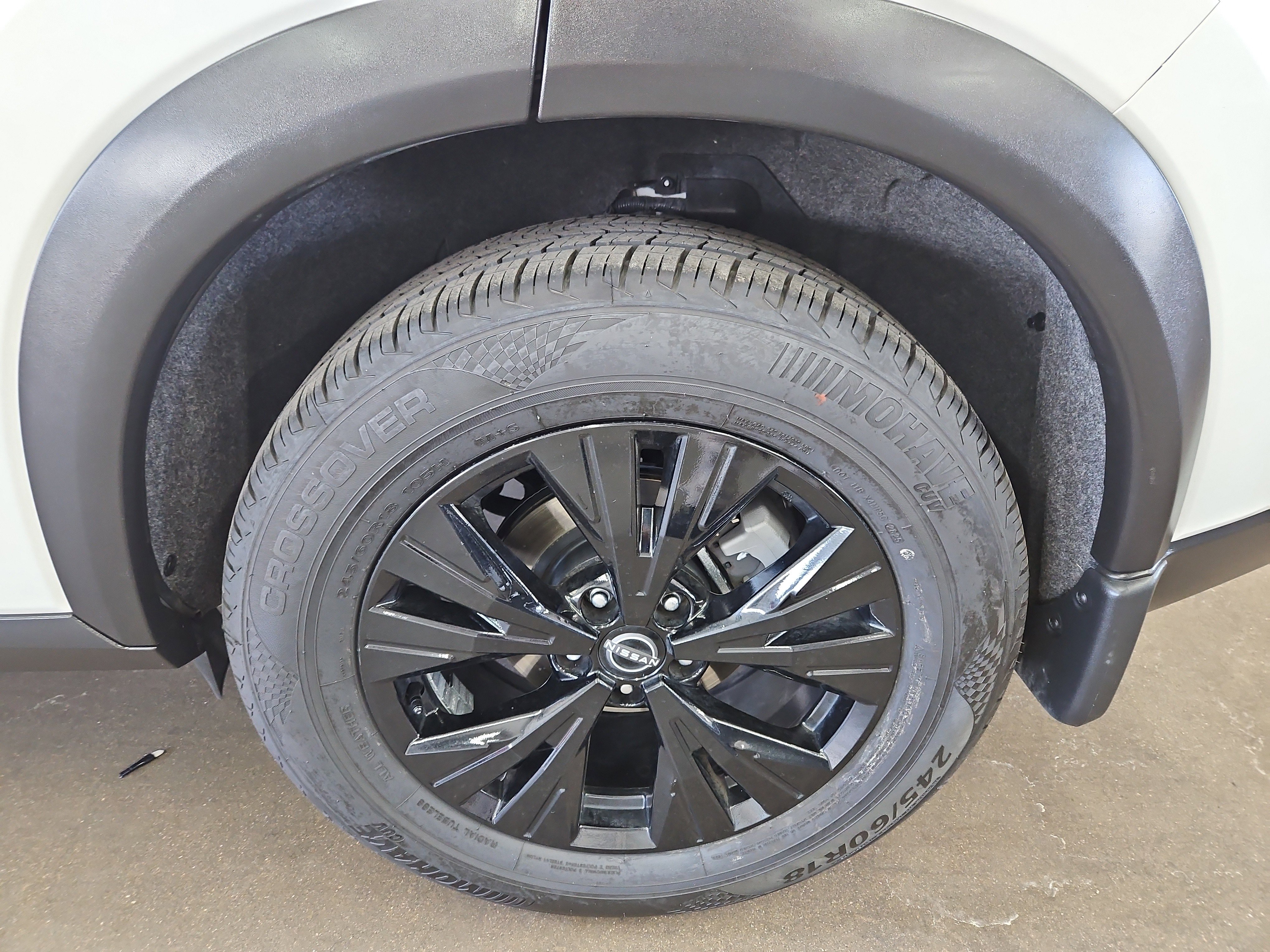 Used 2023 Nissan Rogue SV w/ SV Premium B Package image 23