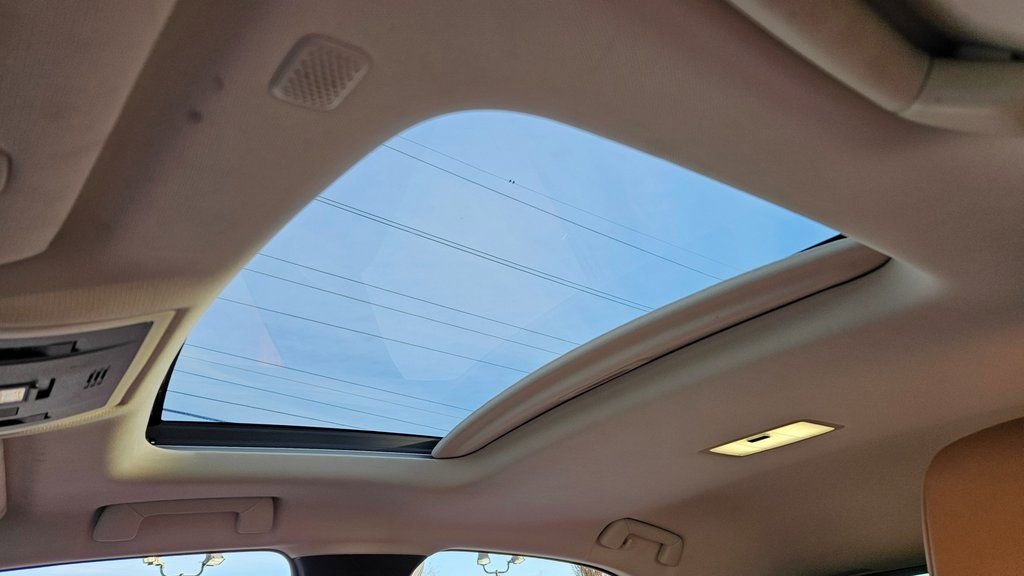 Used 2019 Lexus UX 250h w/ Premium Package image 23