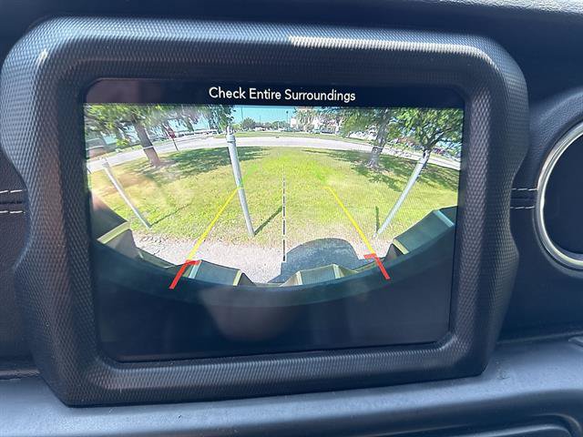 Used 2018 Jeep Wrangler Unlimited Sahara w/ Dual Top Group AWD/4WD image 53