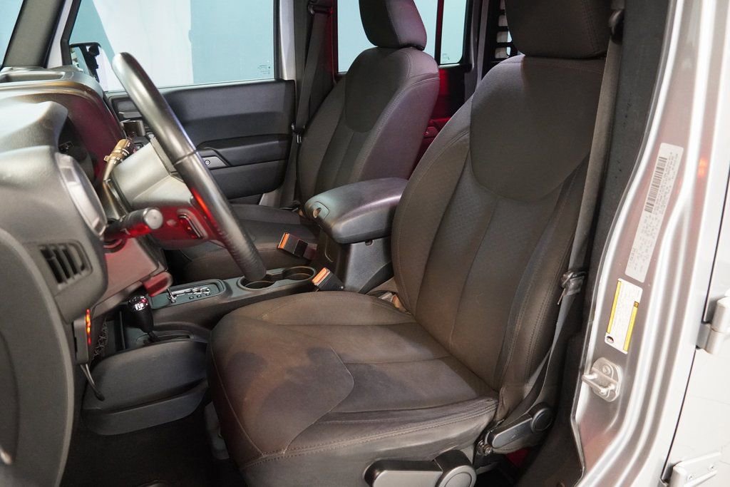 Used 2018 Jeep Wrangler Unlimited Sport S image 3