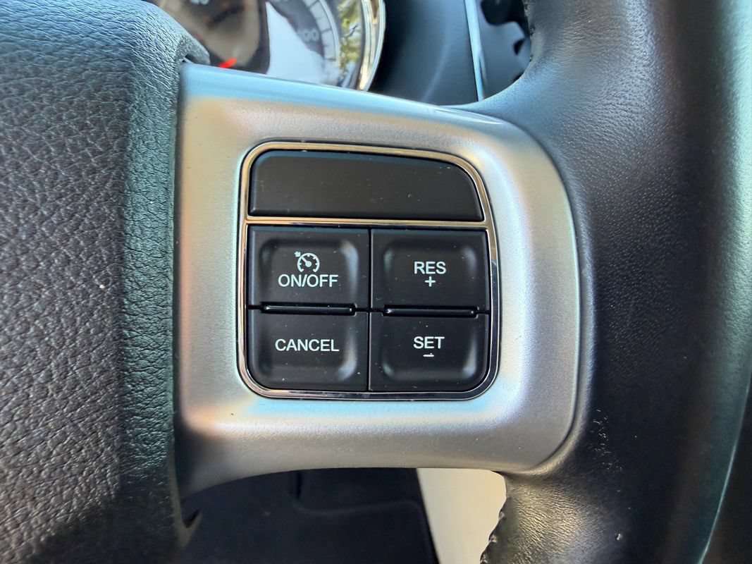 Used 2016 Dodge Grand Caravan SXT w/ UConnect Hands-Free Group FWD image 33