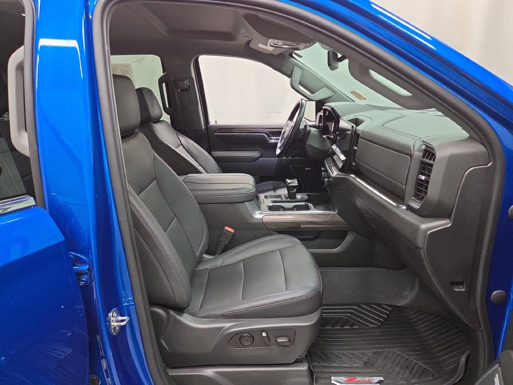 Used 2023 Chevrolet Silverado 1500 LTZ AWD/4WD image 11