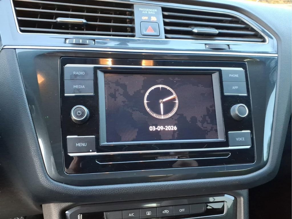 Used 2020 Volkswagen Tiguan S image 23