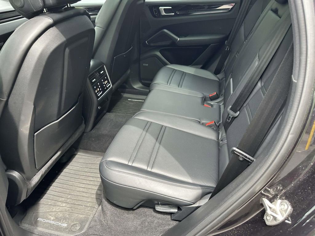 Certified 2019 Porsche Cayenne S AWD/4WD image 13