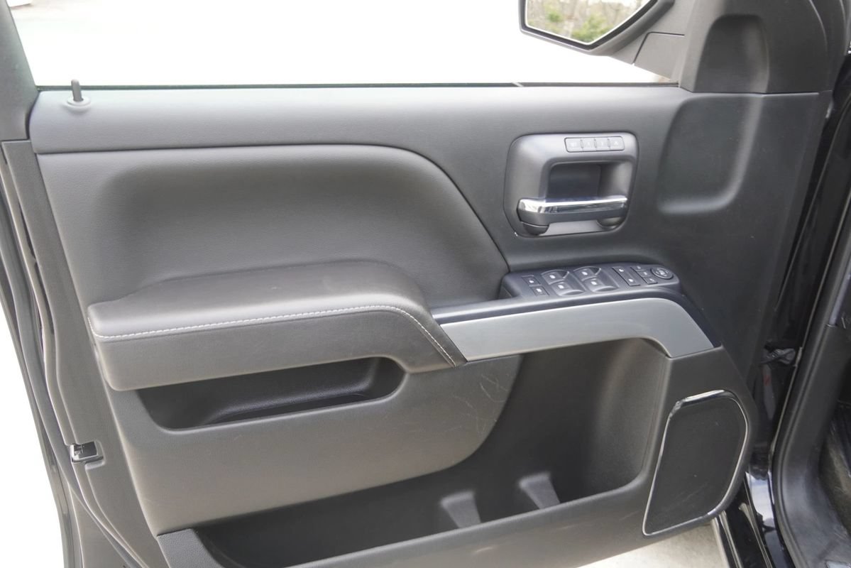 Used 2017 Chevrolet Silverado 1500 LTZ Z71 AWD/4WD image 40