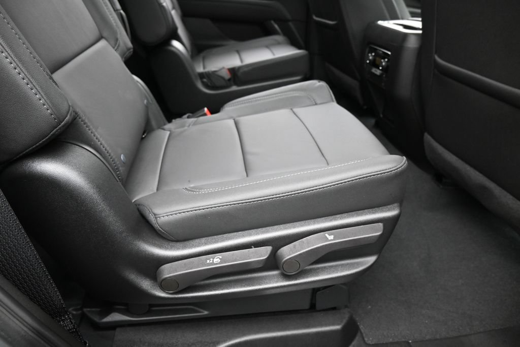 Used 2026 Chevrolet Tahoe Z71 w/ Comfort Package AWD/4WD image 45