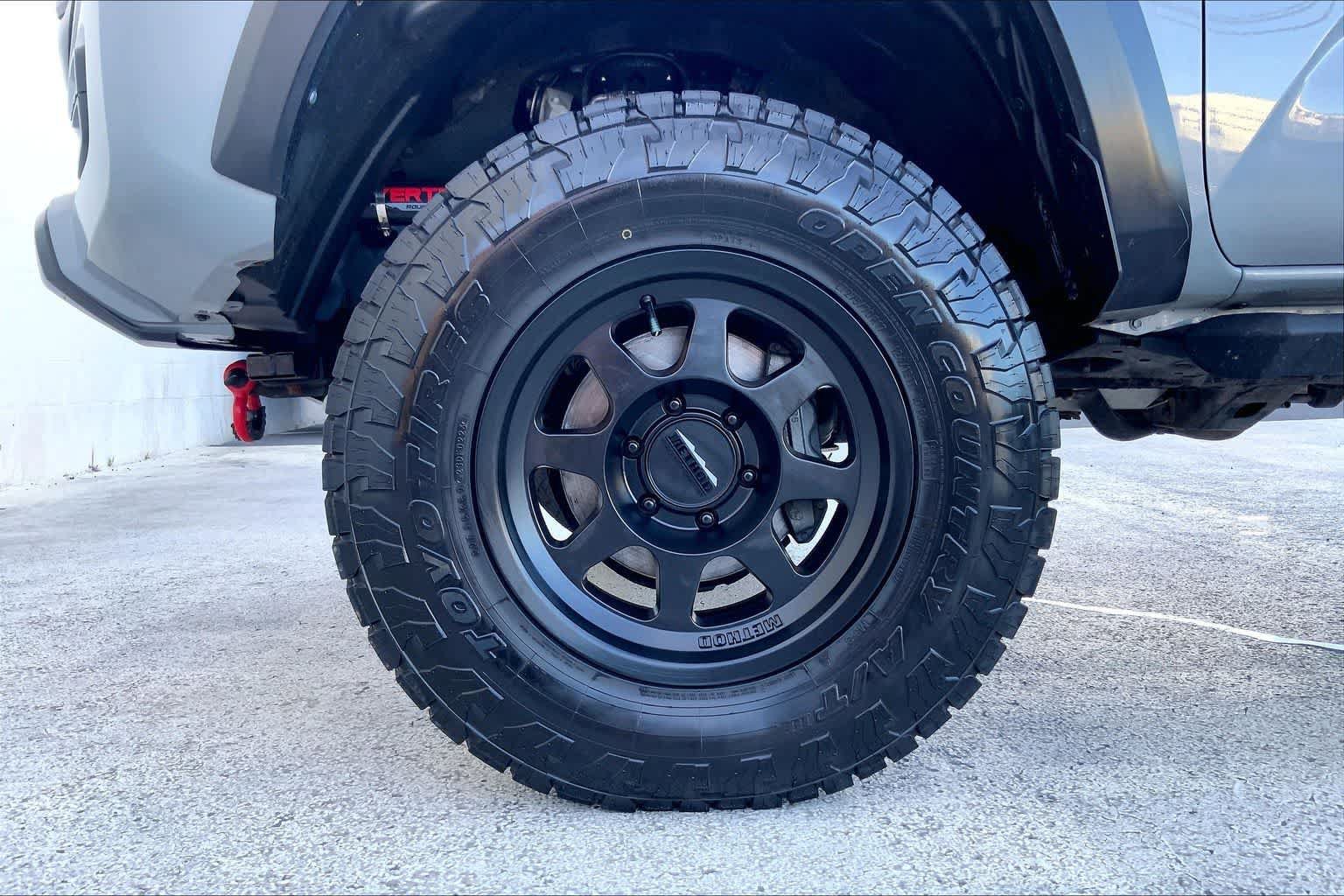 Used 2017 Toyota Tacoma TRD Pro AWD/4WD image 8