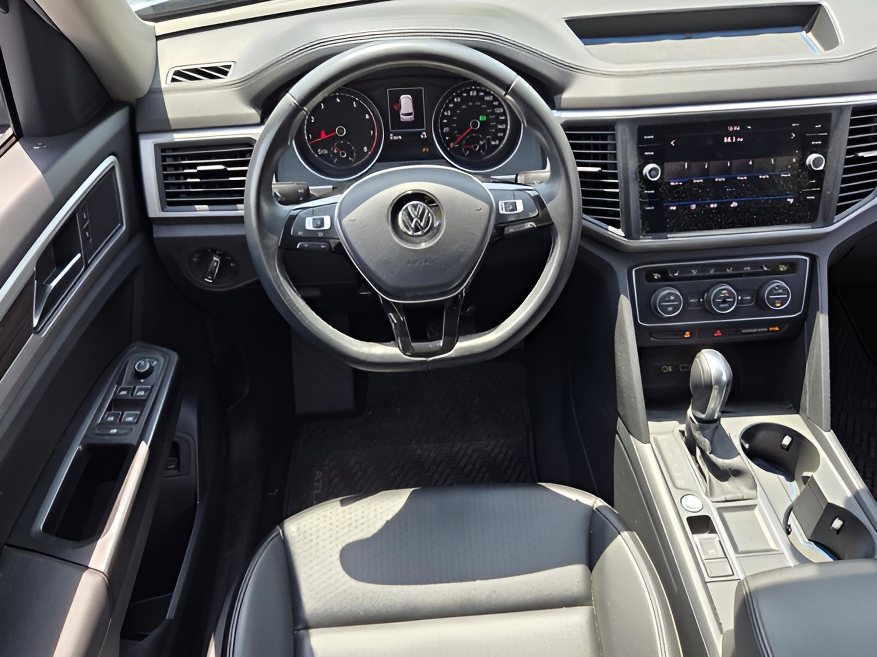 Used 2019 Volkswagen Atlas SE w/ Towing Package image 11
