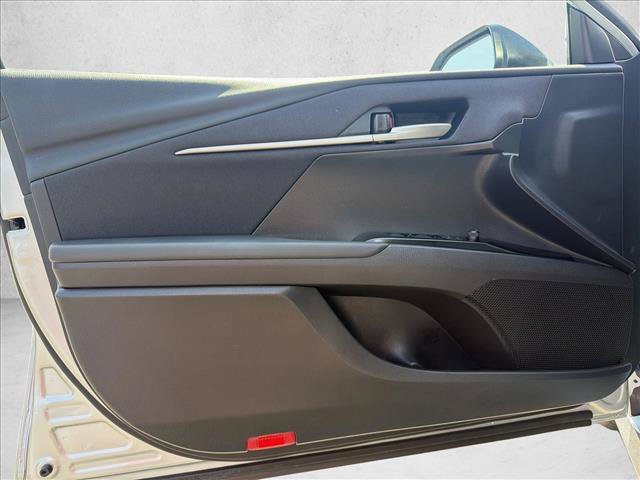 Used 2025 Toyota Camry LE FWD image 10