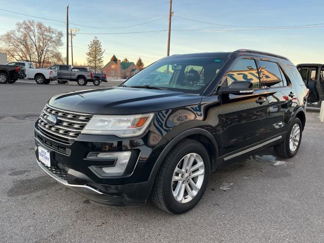 Used 2016 Ford Explorer XLT w/ Equipment Group 202A FWD image 5