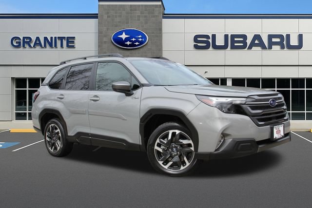 Used 2025 Subaru Forester Premium AWD/4WD image 3