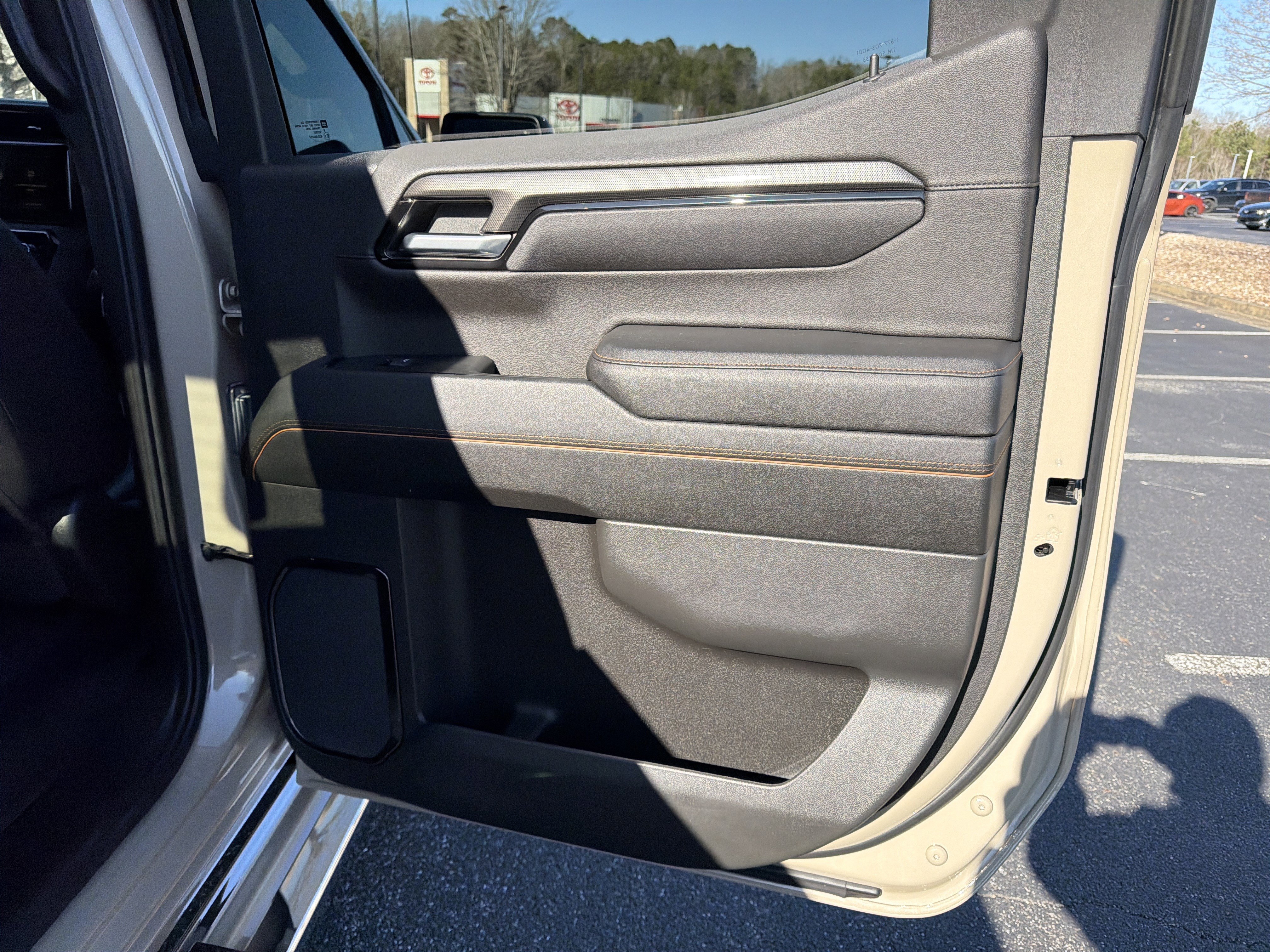 Used 2023 GMC Sierra 1500 AT4 w/ Technology Package image 15