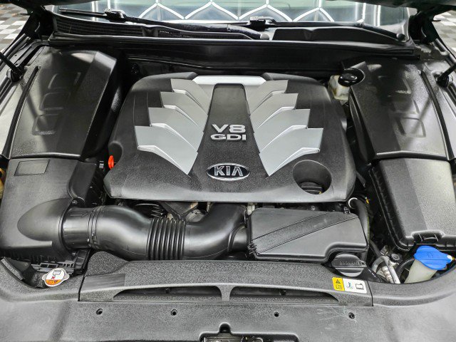 Used 2015 Kia K900 Premium w/ Interior Highline Package RWD image 41