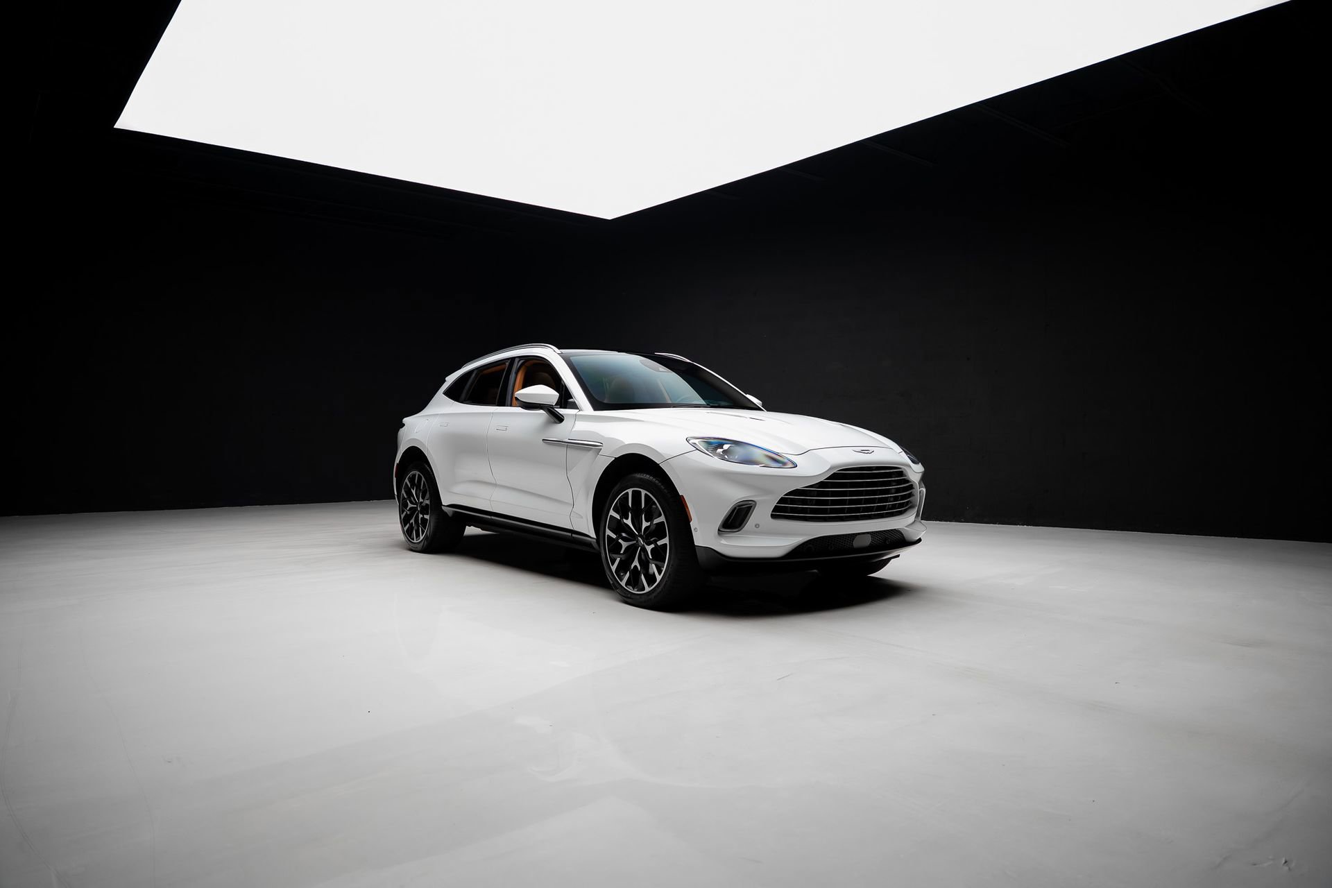 Used 2023 Aston Martin DBX AWD/4WD image 86