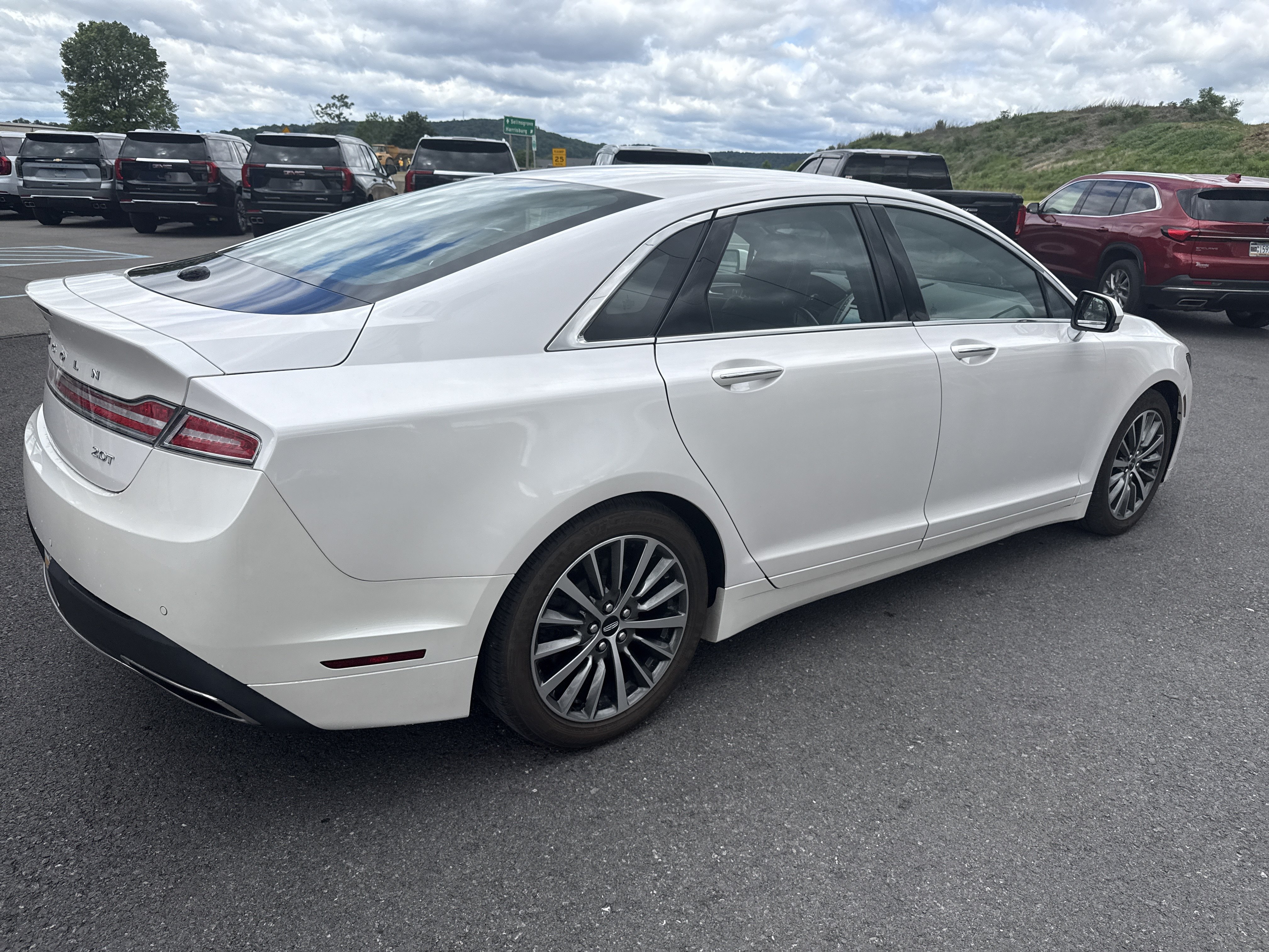 Used 2020 Lincoln MKZ FWD video 3